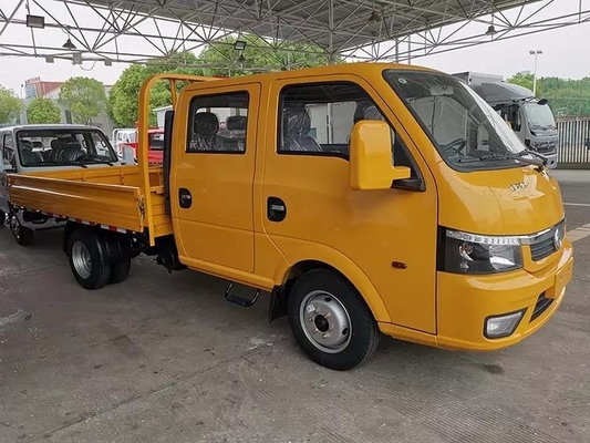 黄色い小型トラックの輸送6の車輪のDongfengの貨物トラックの二重タクシーの列