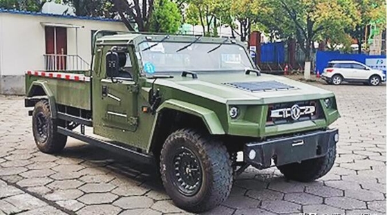 道の軍用車両190hpの高い機動性処理を離れたカミンズ エンジン4x4の注文