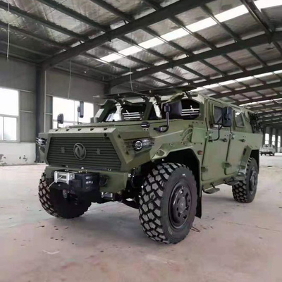中国 DONGFENG オフロード軍用防弾コマンド車両 4x4 ディーゼル エンジン 300hp
