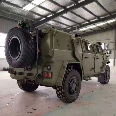 中国 DONGFENG オフロード軍用防弾コマンド車両 4x4 ディーゼル エンジン 300hp