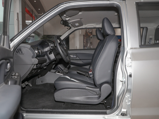 DONGFENGの後部ドライブ2WD小型トラックのディーゼル機関165HP 2.4L YUCHAIエンジン
