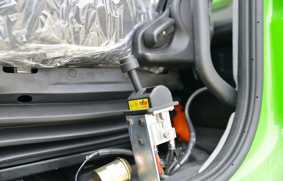 8x4重いダンプ トラックのダンプカー7.8mの貨物タンクGVW 31000KG YUCHAIエンジン