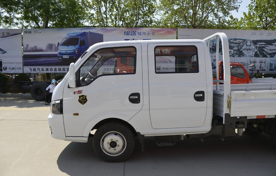 4.5Tライト貨物トラック4x2のディーゼル機関の小さい貨物自動車のトラックの二重列5の座席