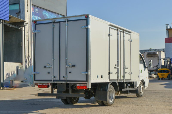 Isuzuエンジン3.4Mライト貨物トラック4x2ドライブ車輪のユーロ2のユーロ4の放出