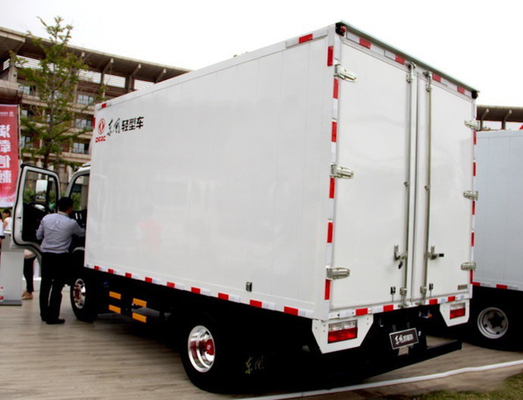 Cummins エンジンライト貨物トラック4X2 150 - 250 HP GVW 6 - 12T