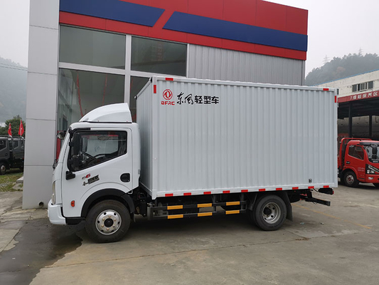 軽い貨物トラックGVW 3.5T-4.5Tのタクシーの幅1730mmのユーロ2のユーロ6 YUCHAI エンジンヴァンLorry