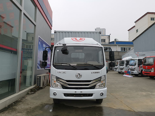 軽い貨物トラックGVW 3.5T-4.5Tのタクシーの幅1730mmのユーロ2のユーロ6 YUCHAI エンジンヴァンLorry