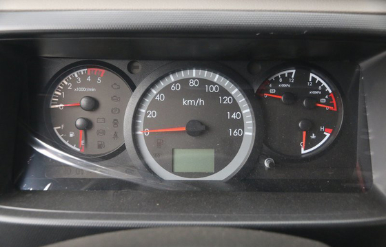 軽い貨物トラックGVW 3.5T-4.5Tのタクシーの幅1730mmのユーロ2のユーロ6 YUCHAI エンジンヴァンLorry