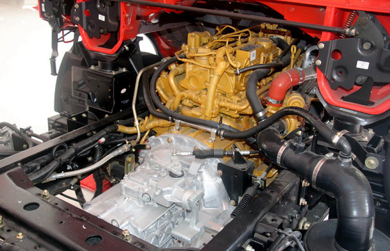 GVW 6 - 12TディーゼルRed CargoヴァンTruck YUCHAI エンジンの手動6MTギヤ ボックス