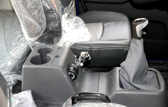 ユーロ2のDongfengの貨物中型の義務のトラック12T Cummins エンジン 8MT伝達