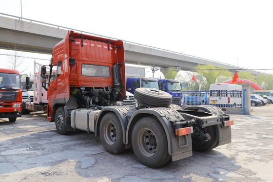 6x4 Dongfengのトラクターのトラックは重量40のトン400hpのディーゼル力を引く