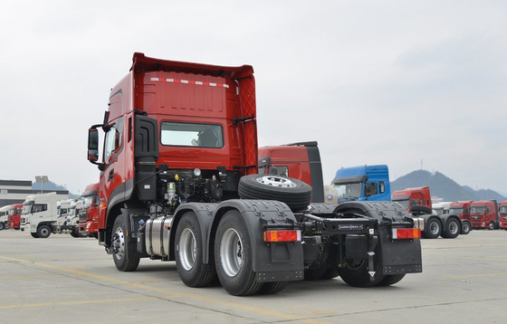 ユーロ6の放出DONGFENGトラクターのトラック456hpの高い発電の燃料のディーゼル