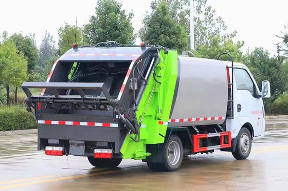 廃物の輸送の地方自治体の公衆衛生のトラックのDongfeng 70kw 95hpのユーロ6の放出