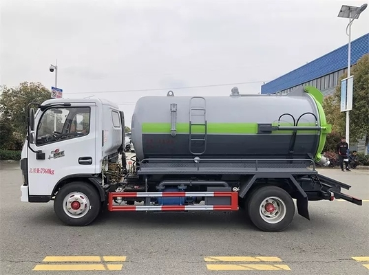 小さいDONGFENGの下水の真空のタンカー6MTタンク ディーゼル機関4.7 CBM