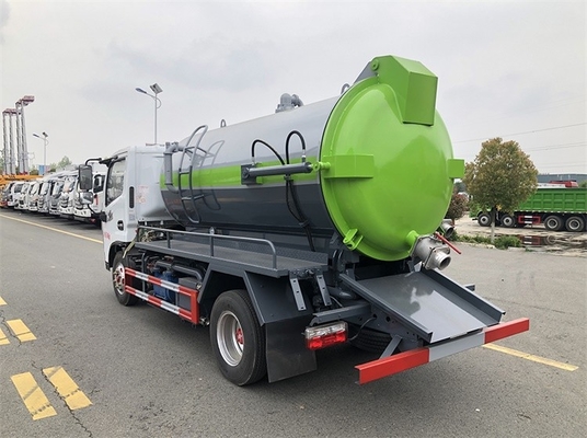 小さいDONGFENGの下水の真空のタンカー6MTタンク ディーゼル機関4.7 CBM