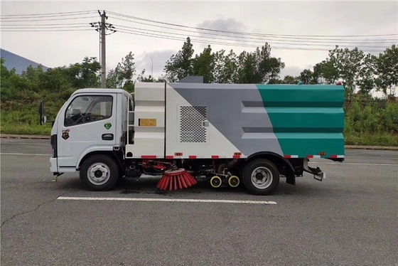 ディーゼル地方自治体の公衆衛生のトラック4x2 130 HPのホイールベース3300mmの道路掃除人のトラック