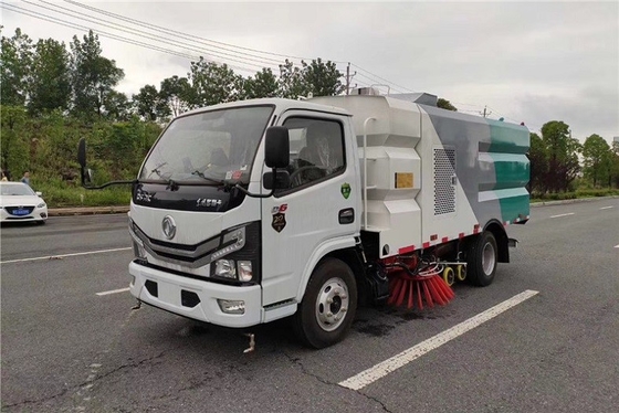 ディーゼル地方自治体の公衆衛生のトラック4x2 130 HPのホイールベース3300mmの道路掃除人のトラック
