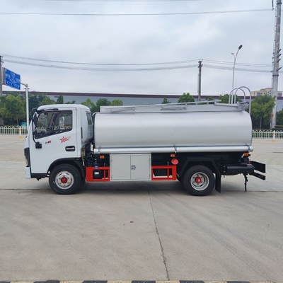ガソリン ディーゼル燃料のタンク車4x2の車輪4.5のCBMの燈油オイルの交通機関のトラック