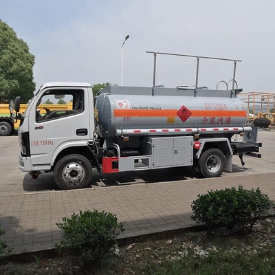 ガソリン ディーゼル燃料のタンク車4x2の車輪4.5のCBMの燈油オイルの交通機関のトラック