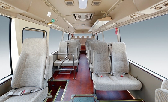 LHDのディーゼル機関のコースターは7mを142のHPの車両総量4300kgバスで運ぶ