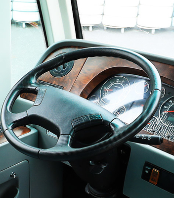 ヨーロッパのVの子供の乗客バス33 - 41座席学生のシャトル バス7.5m 130hp
