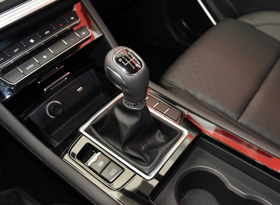 中国VGV 4のドアSUV 1.5Tガソリン力6MT 7の座席最高速度175km/h
